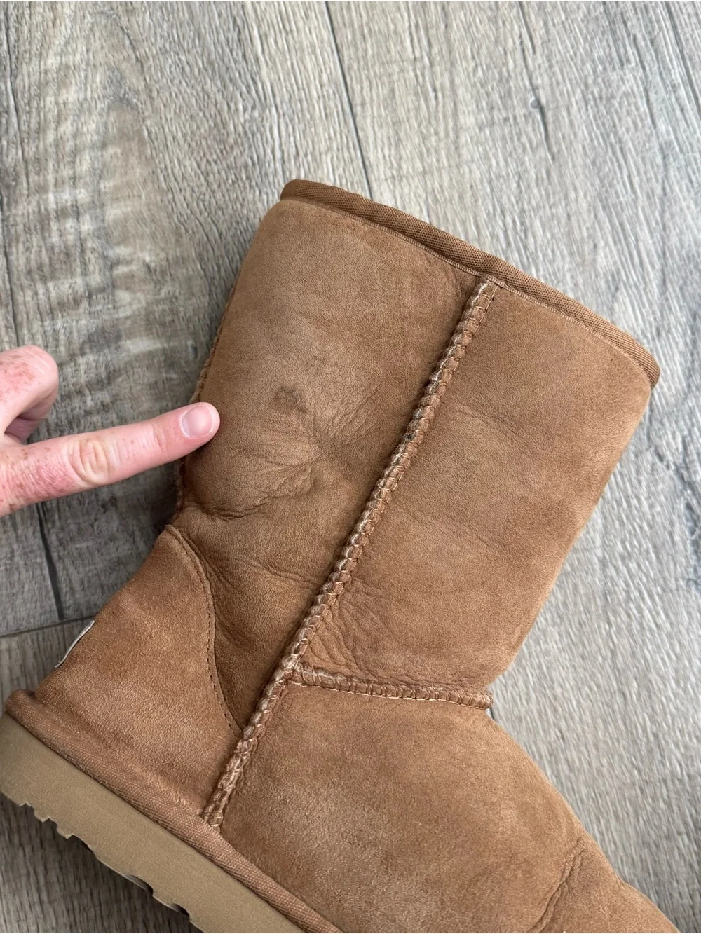 Ugg classic short women size 9 shearling chestnut boots